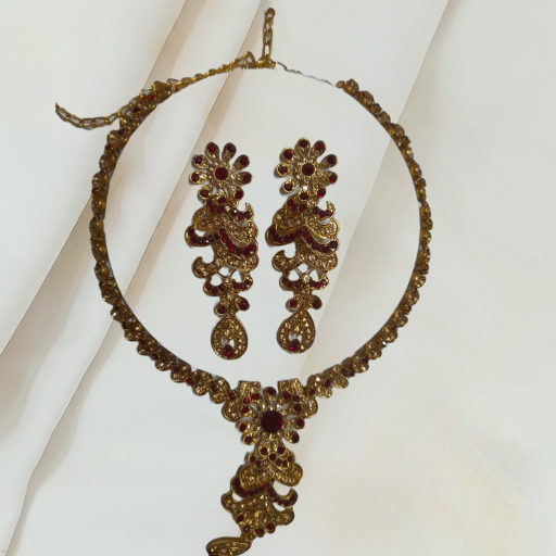 neckless-with-flower-carving